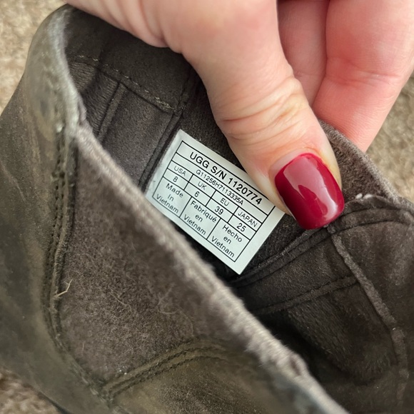 Ugg brown leather boots - size 8 - Picture 3 of 3